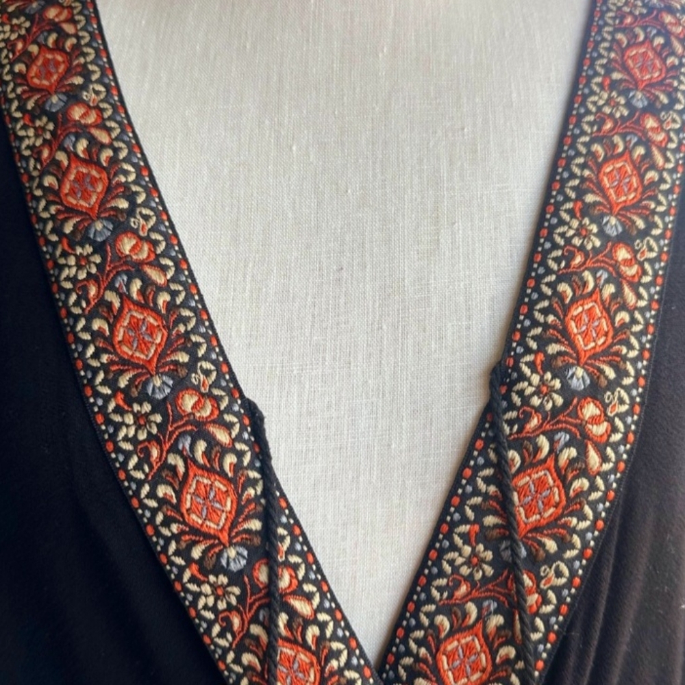 SHEIN Curve Black Boho style Midi Dress with Red Embroidery Plus Size 3XL - Picture 4 of 8
